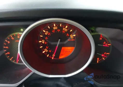 2013 Toyota 4Runner Sr5 z USA, uszkodzony, nr VIN JTEZU5JR1D5052005